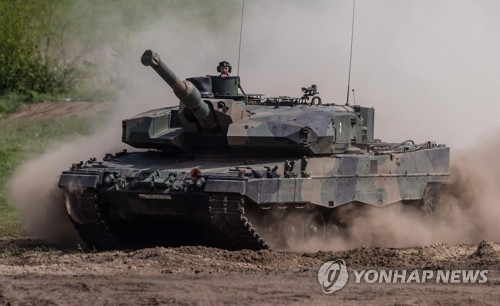 폴란드군 레오파르트2 전차 훈련 장면