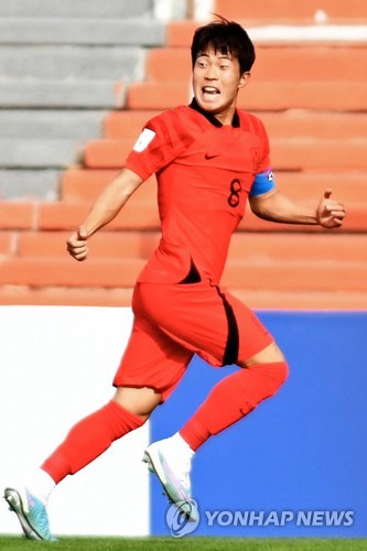 In this AFP photo, Lee Seung-won of South Korea celebrates his goal against France during a Group F match at the FIFA U-20 World Cup at Estadio Malvinas Argentinas in Mendoza, Argentina, on May 22, 2023. (Yonhap)
