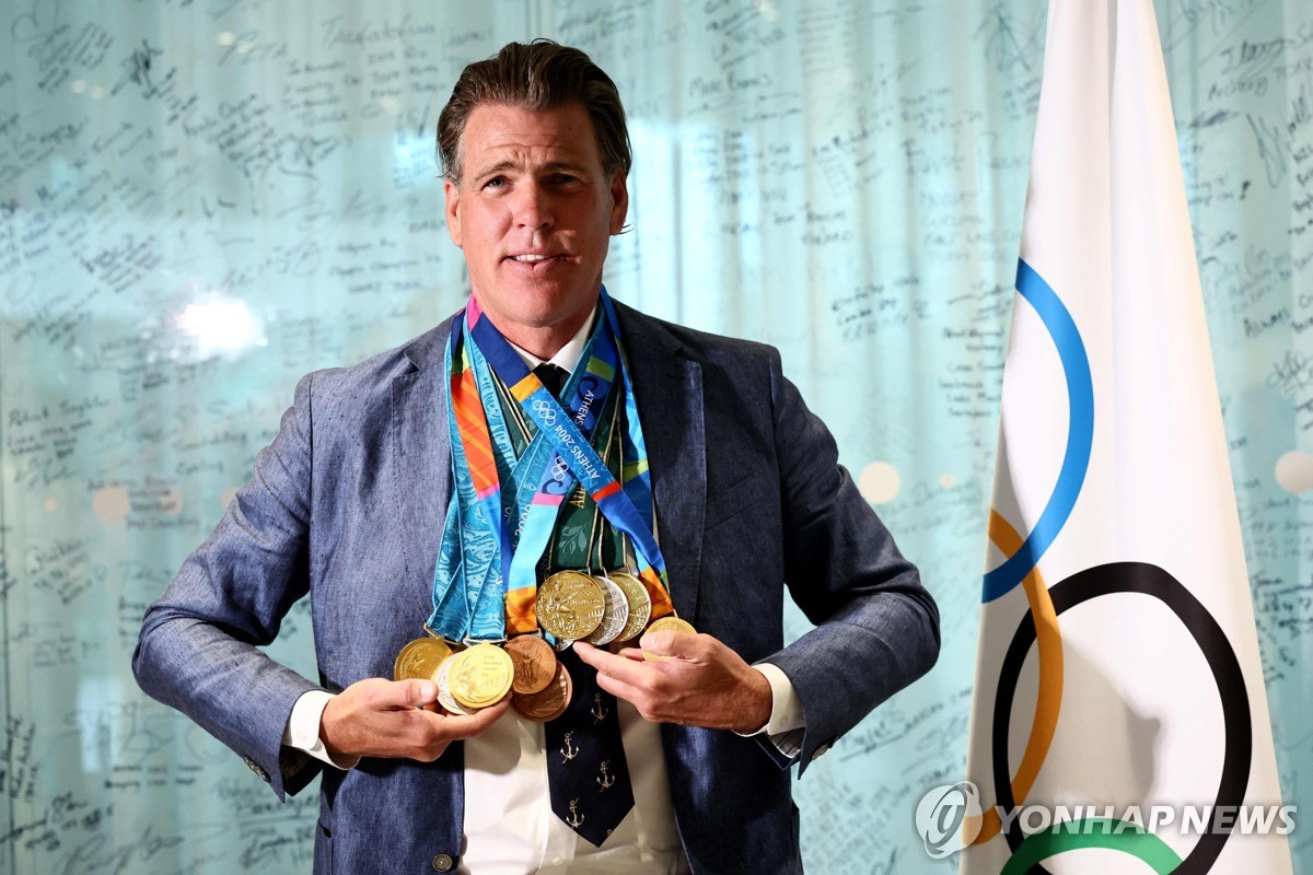 IOC, LA 산불로 올림픽 메달 10개 잃은 홀에게 복제본 전달