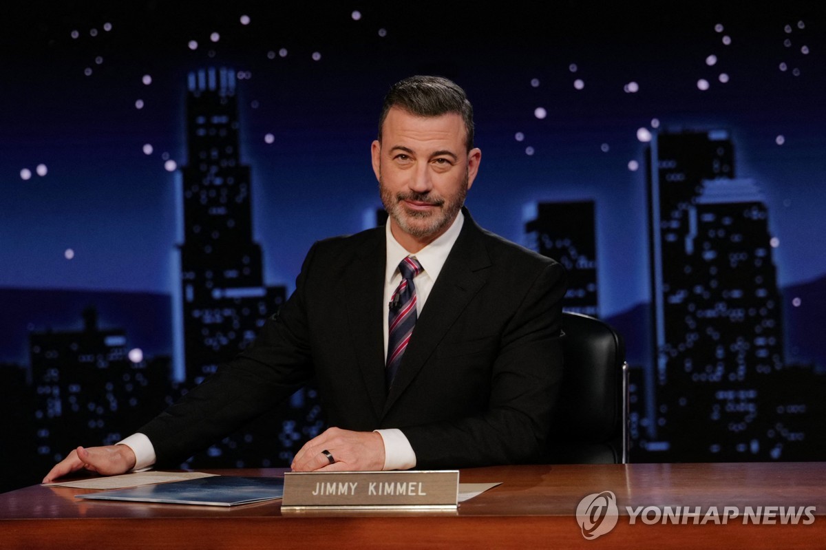 美 정부 압박 속 '키멀 쇼' 거부했던 지역 채널도 방송 재개