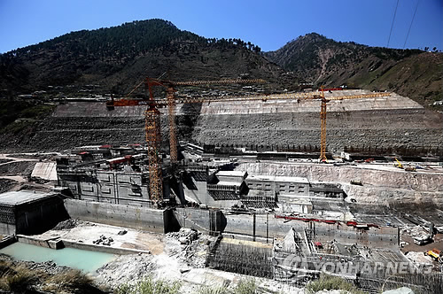 중국이 건설한 파키스탄의 닐룸-젤룸 수력발전소