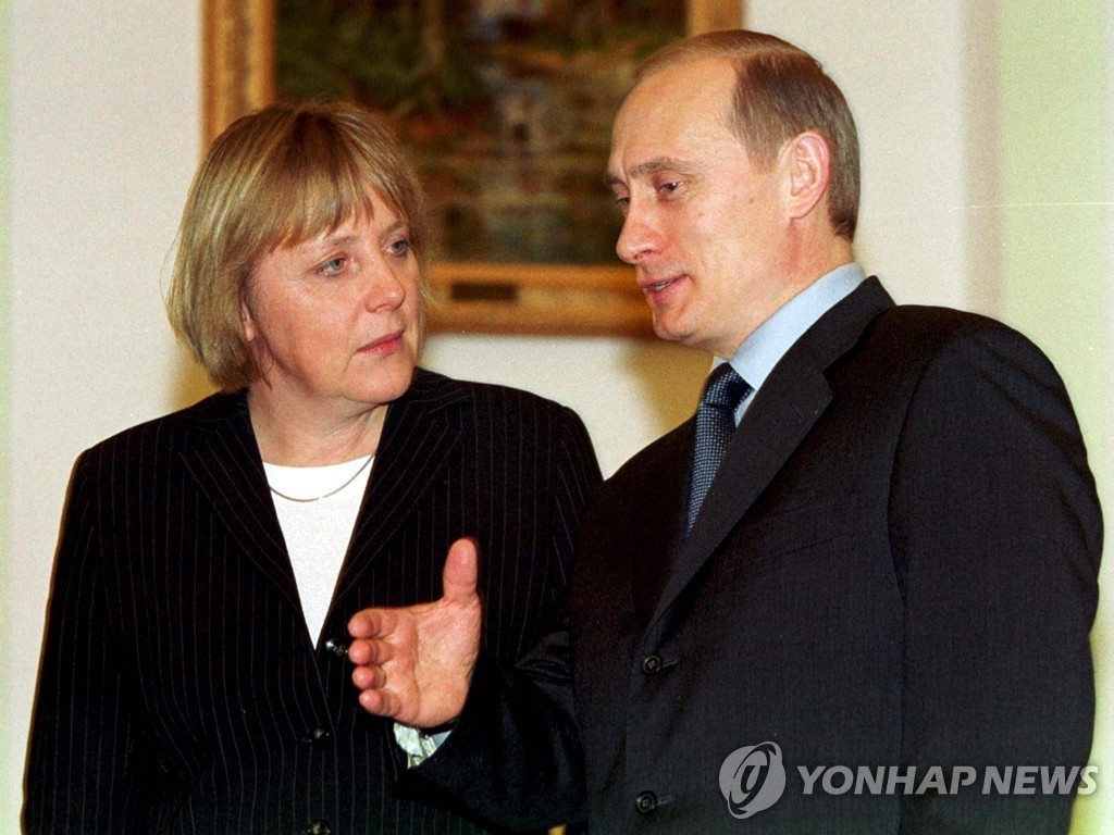 집권 초기 푸틴 러시아 대통령과 메르켈 독일 총리