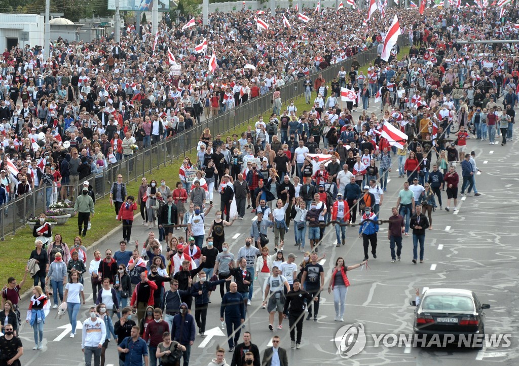한달 넘게 이어지는 벨라루스 대선 불복 시위 [EPA=연합뉴스 자료사진]