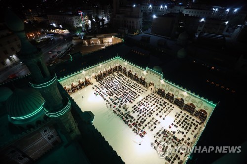 이집트 카이로 모스크 라마단 저녁 기도
