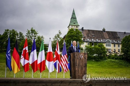 G7 정상들 "북한, 완전한 비핵화 위한 대화 재개 촉구"