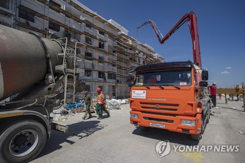 ′러 점령′ 우크라 마리우폴에 대단지 아파트 신축