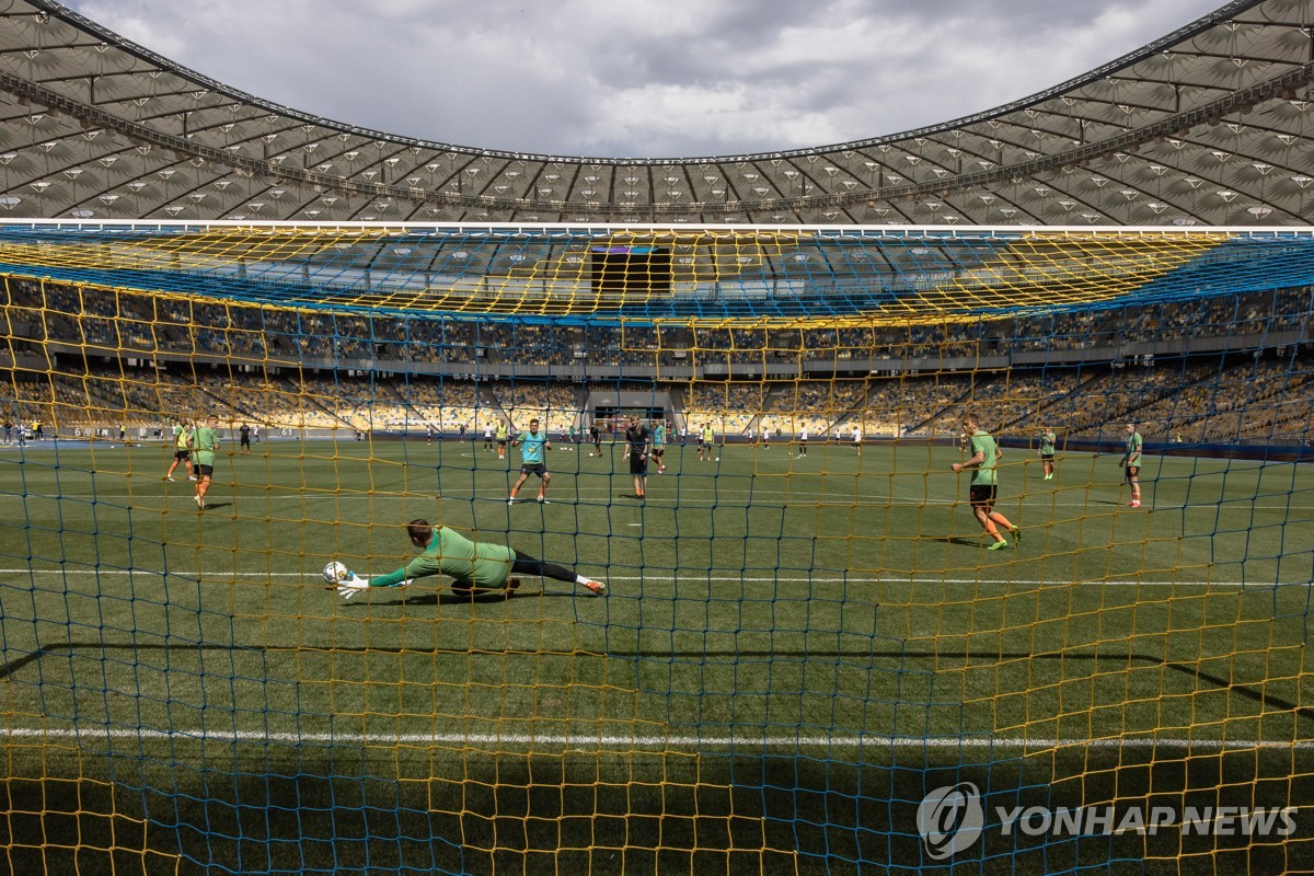 유럽축구연맹, 우크라엔 안 준 연대지원금 러시아엔 175억