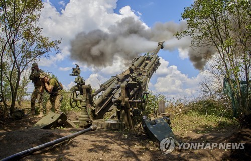 우크라이나군이 사용 중인 155㎜ M777 곡사포 