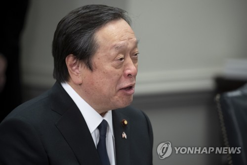 日방위상 "한일 협력 점점 더 중요해져…긴밀히 의사소통"