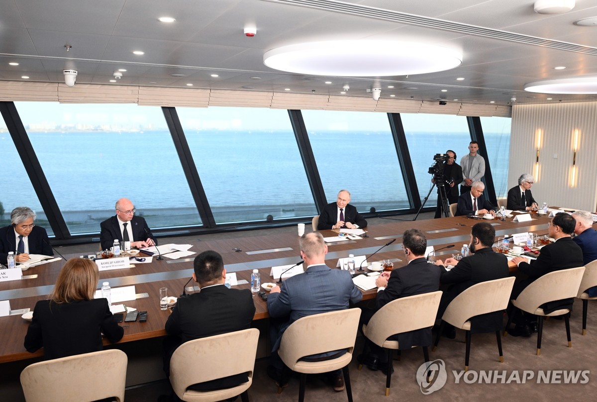푸틴, 세계 뉴스통신사들과 만남