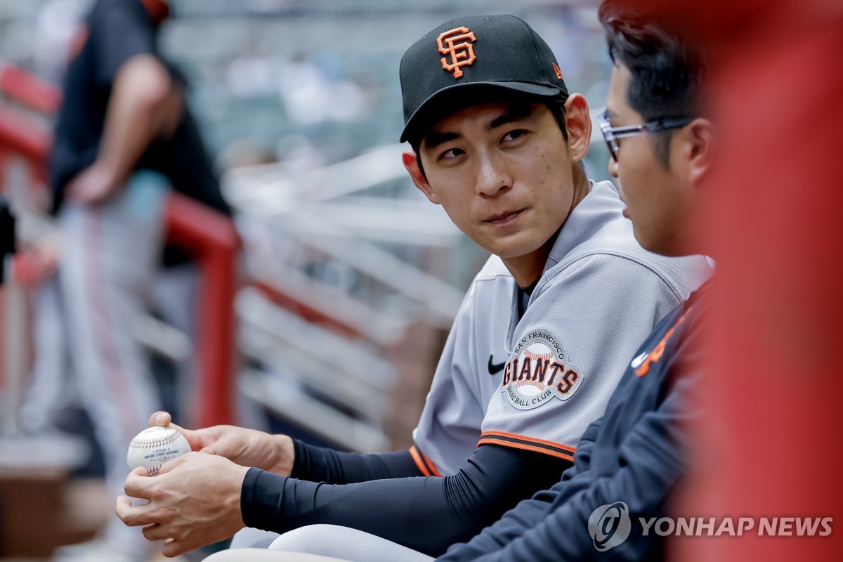 이정후, 3경기만에 멀티 히트…밀어쳐 2루타·잡아당겨 중전안타