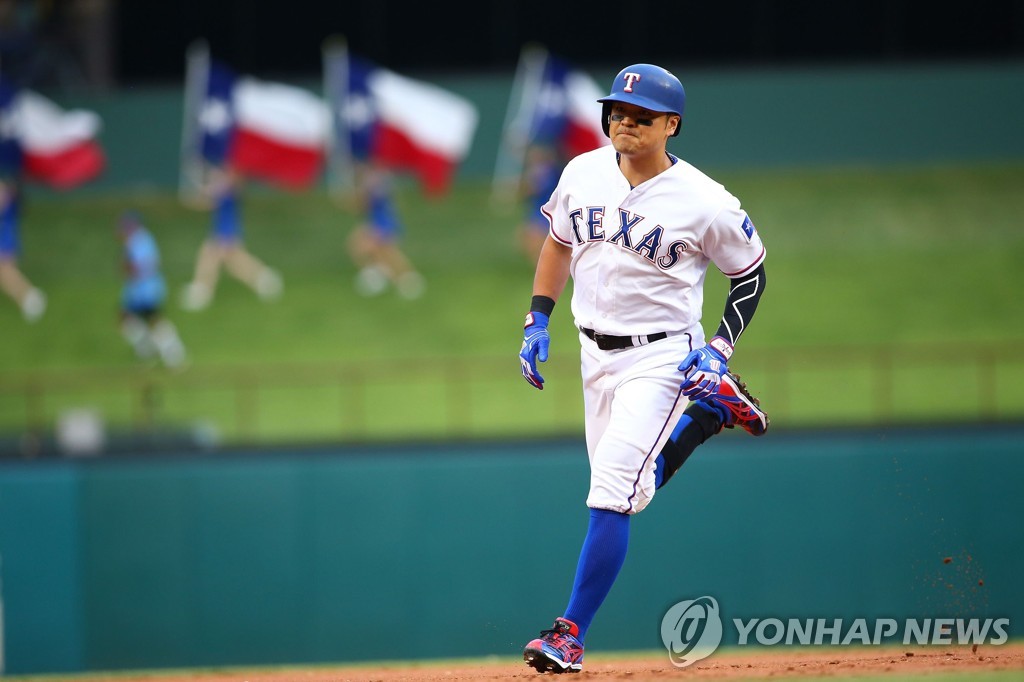 (LEAD) Rangers' Choo Shin-soo hits 200th homer