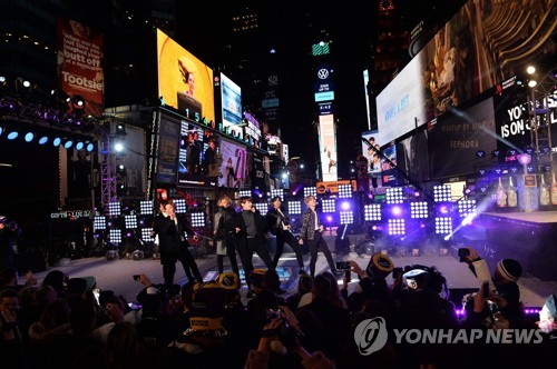 防弾少年団(BTS) - BTS NEWYORK 31HiJCXvl+L.jpg_BO30,255,255,