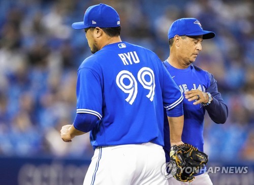 Hyun Jin Ryu strikes out three, 09/28/2021