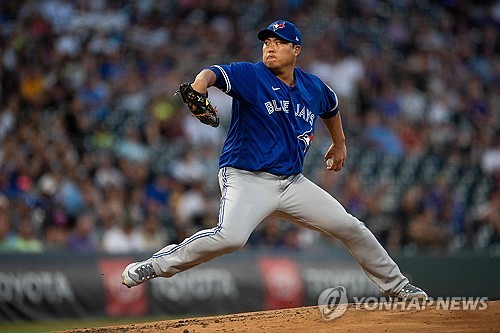 LEAD) Blue Jays' Ryu Hyun-jin suffers right knee contusion after taking  comebacker