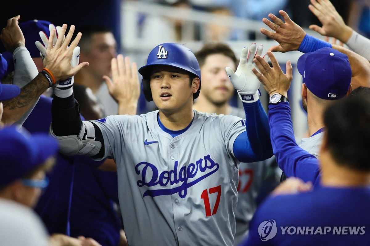 오타니, 침묵 깨고 48홈런-48도루…MLB 아시아선수 최다 219홈런