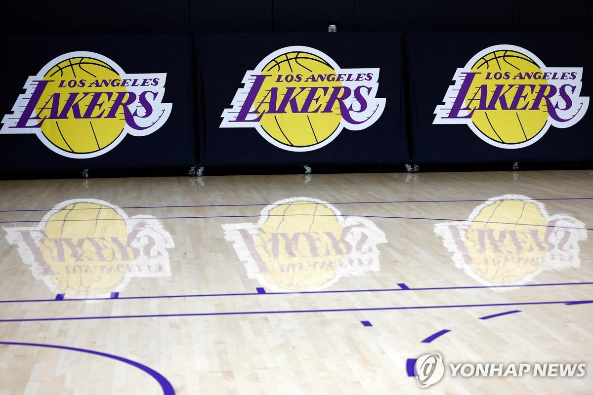 NBA 레이커스, 13조8천억원에 팔린다…미 프로스포츠 최고액