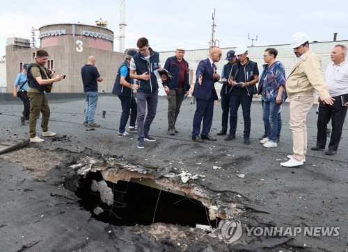 2022년 8월 자포리자 원전을 방문한 IAEA 지원단