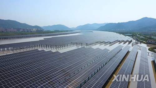 중국 지장성의 태양광 패널