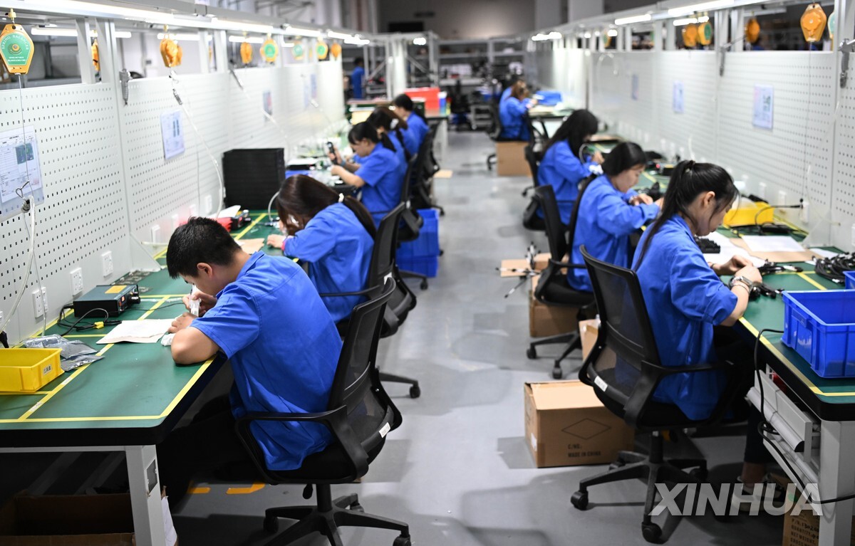 中 6월 차이신 제조업PMI 반등…관세전쟁 휴전 후 확…