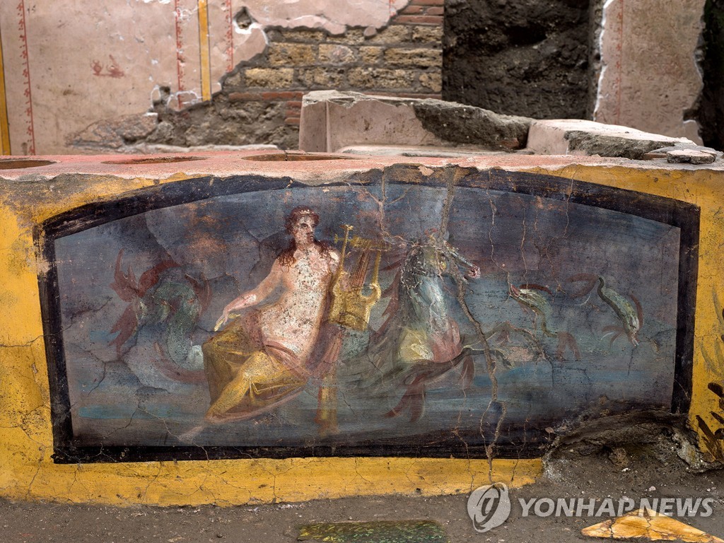 폼페이에서 발굴된 간이식당 벽화 중 '해마를 타는 님프'를 형상화한 그림. [로이터=연합뉴스]