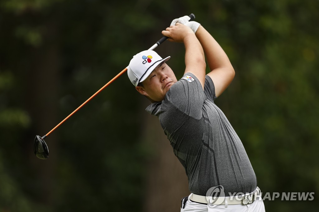 In this USA Today Sports photo via Reuters, Im Sung-jae of South Korea hits a tee shot from the fifth hole during the final round of the BMW Championship at Caves Valley Golf Club in Owings Mills, Maryland, on Aug. 29, 2021. (Yonhap)