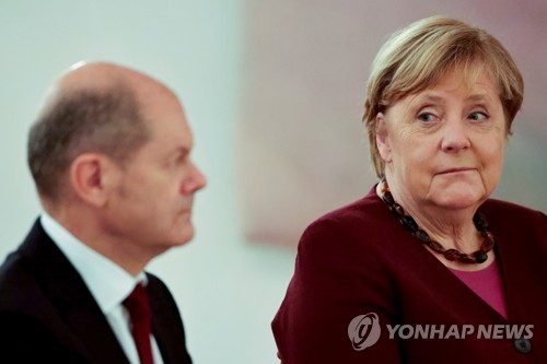'통큰' 메르켈, G20서 바이든 등 만날 때 차기 총리 대동
