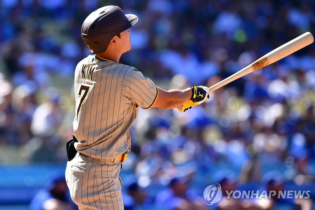 In this USA Today Sports photo via Reuters, Kim Ha-seong of the San Diego Padres watches his two-run home run against the Los Angeles Dodgers during the top of the ninth inning of a Major League Baseball regular season game at Dodger Stadium in Los Angeles on July 3, 2022. (Yonhap)