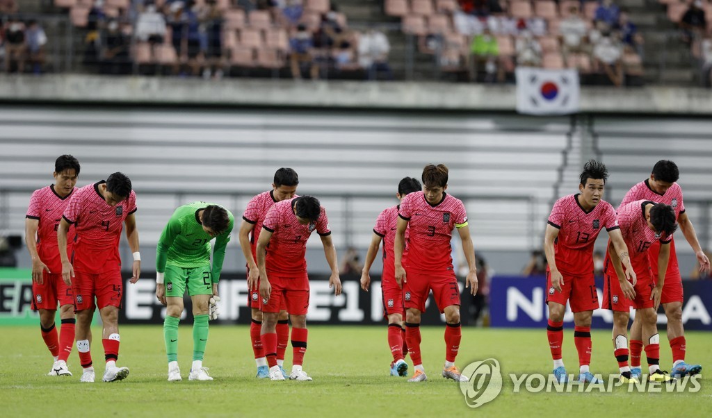 일본에 완패한 한국 축구대표팀