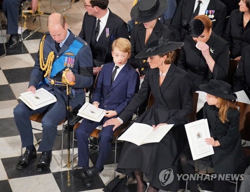 엘리자베스 2세 여왕 장례식 참석한 윌리엄 왕세자 가족