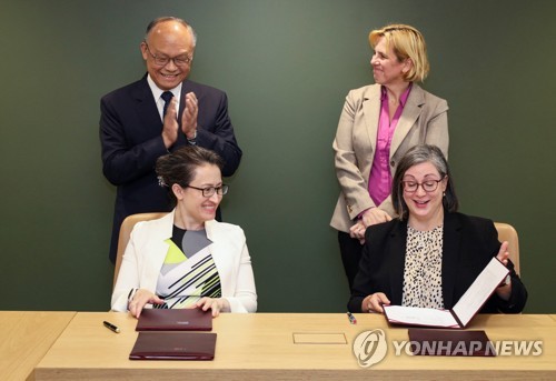 미국-대만 무역협정 체결 장면