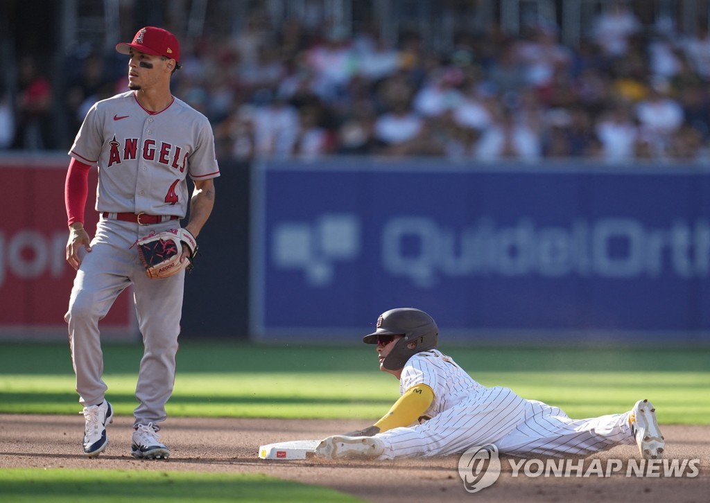 전반기에 도루 16개로 팀 내 1위 달린 김하성