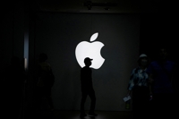 애플 주가 실적 발표 앞두고 3%↑…챗GPT 탑재 기대감