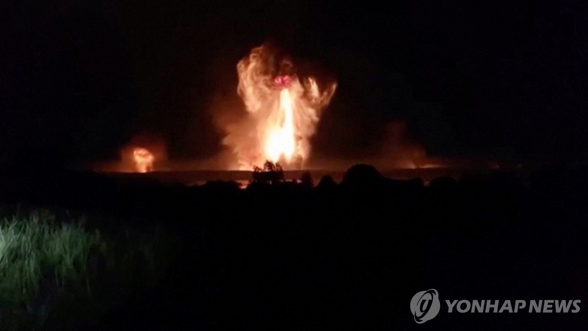 우크라 드론에 러 군용창고 폭발…우크라당국 "북한산 미사일도"(종합)