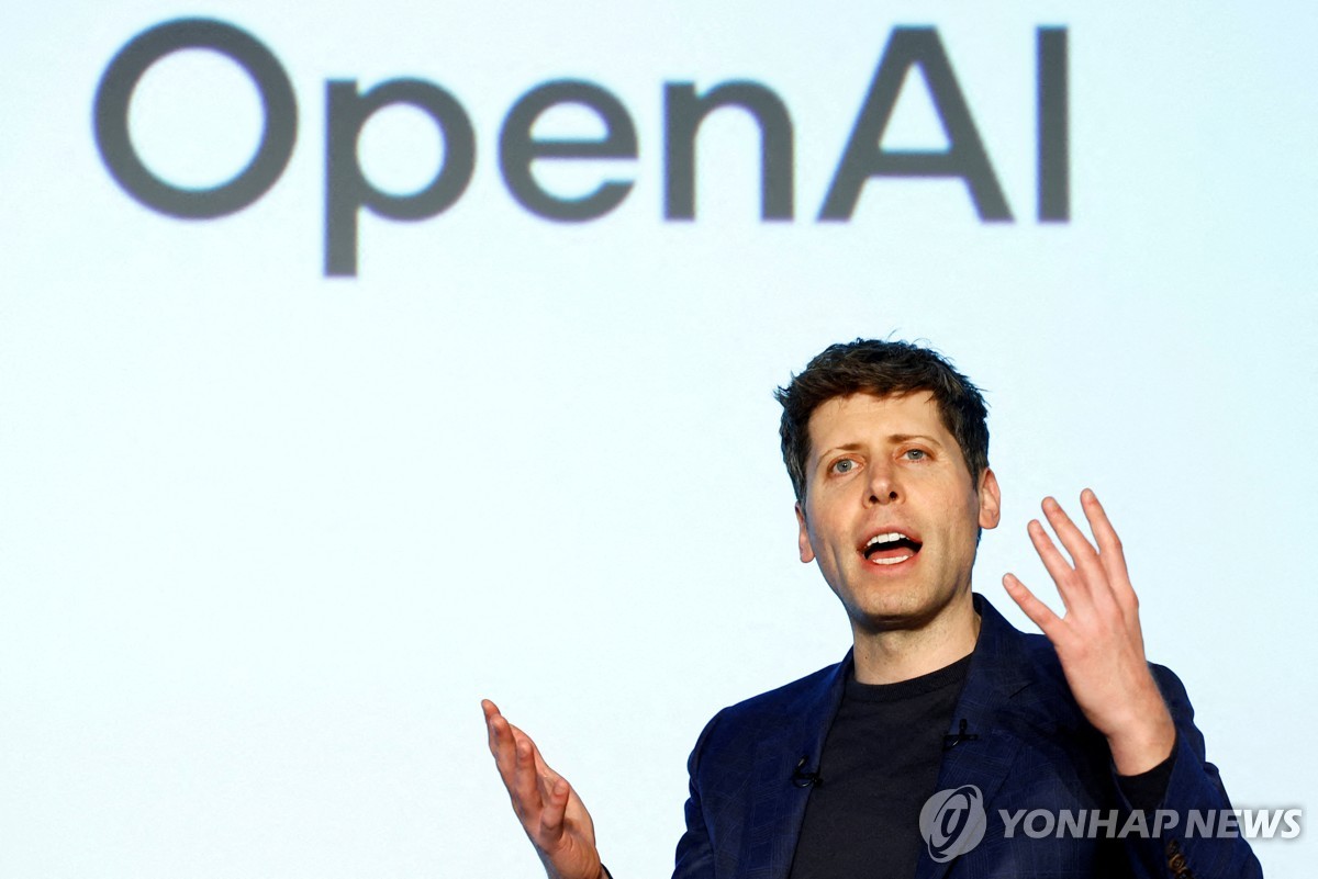 올트먼 오픈AI CEO, 민주당 비판하며 "소속감 느끼…