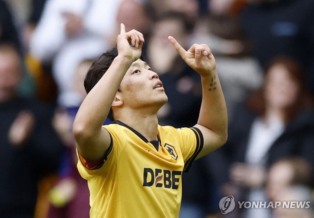 '황희찬 1호골' 울버햄프턴, 에버턴에 2-3 패배…개막 3연패