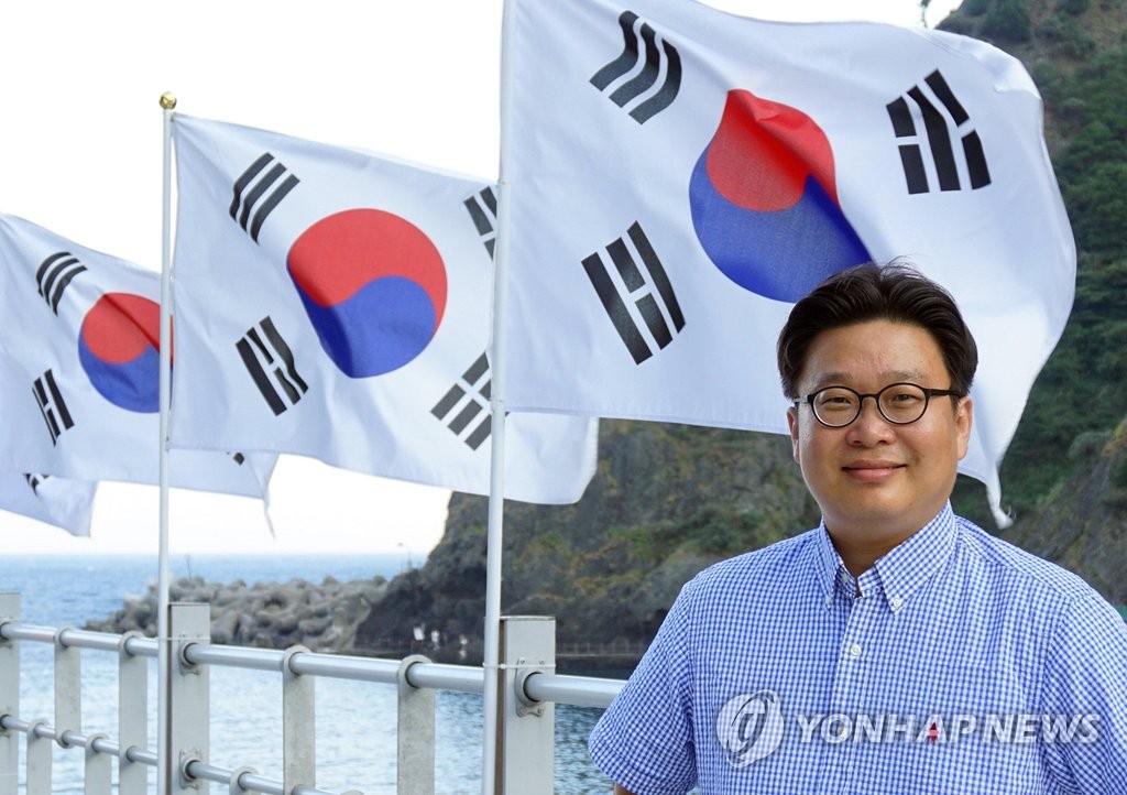 独島の韓国国旗　装い新た