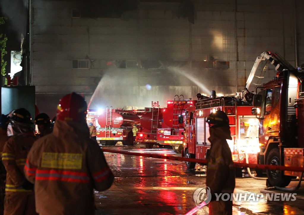 안산 시화공단서 화재 5시간만에 진화…인명피해 없어(종합2보) | 연합뉴스
