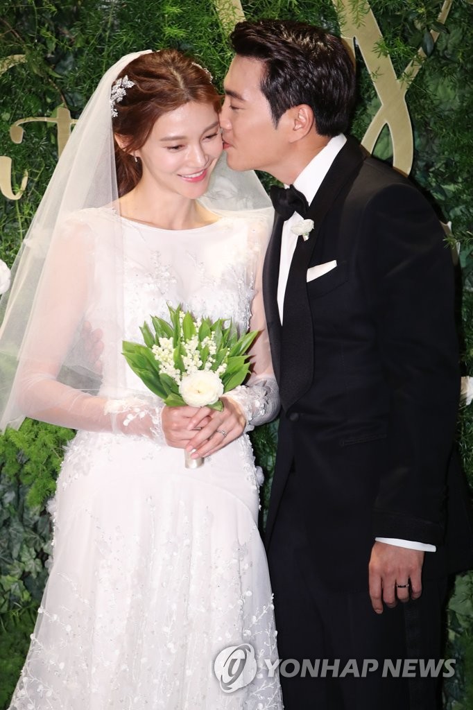 Actor Joo Sang wook ties the knot with actress Cha Ye ryeon