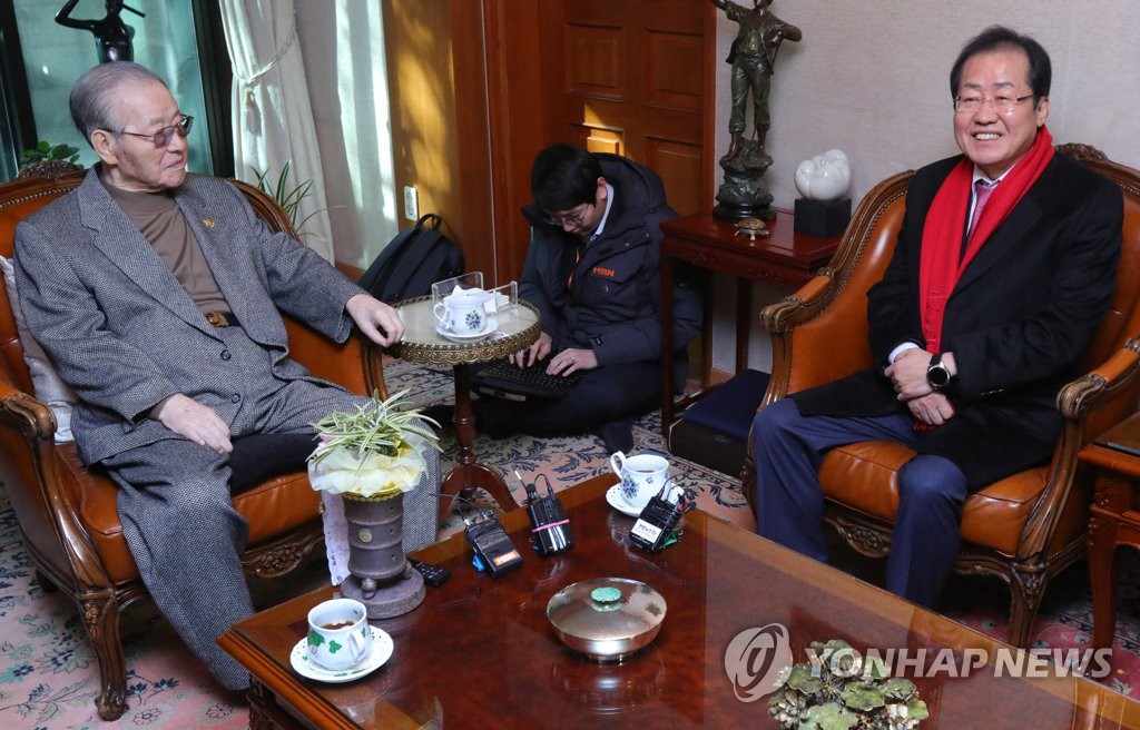 김종필 전 총리 만난 홍준표 대표