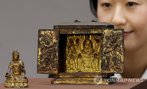 日本から戻ってきた高麗時代の仏龕 ソウルの博物館で公開 | 聯合ニュース
