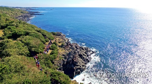 "가을을 특별하게 즐기자"…제주 올레 걷기 축제 31일 개막