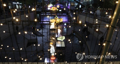 83개 등불로 밝히는 '청계천 힐링숲'…열흘간 서울빛초롱축제