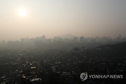 오늘 미세먼지 '나쁨'…중부지방 가끔 '빗방울'