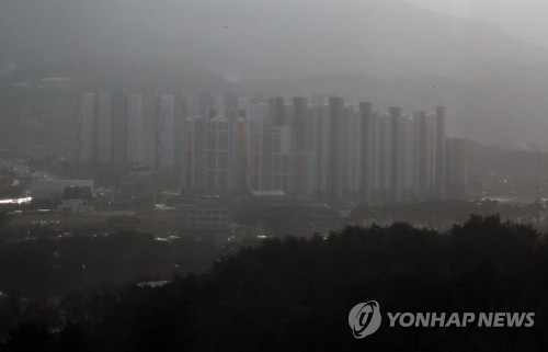 화요일 비 그치고 또 황사…"우산·마스크 챙기세요"