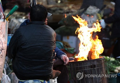 올겨울 첫 한파주의보 전국 기온 '뚝'…"춥다 추워 한겨울 실감"