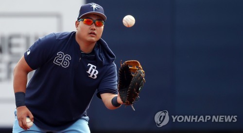 Rays' infielder Choi Ji-man leaves for US to rejoin club