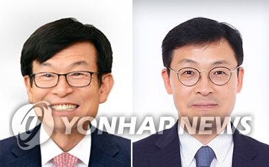 (2nd LD) Moon replaces top presidential secretaries for policy, economic affairs