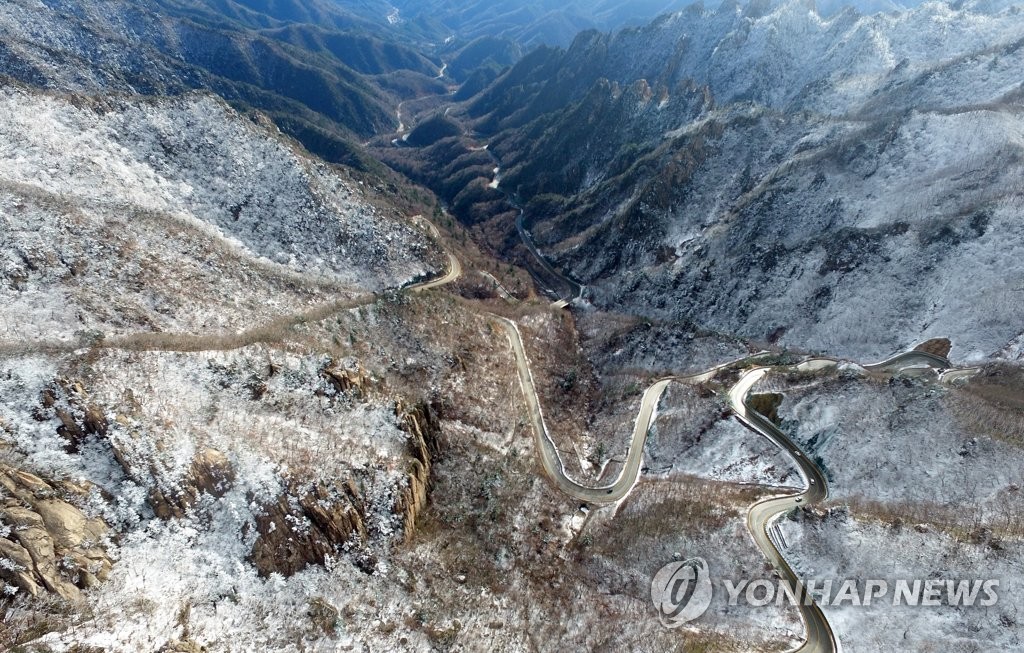 지난 겨울 설국 펼쳐진 태백산맥