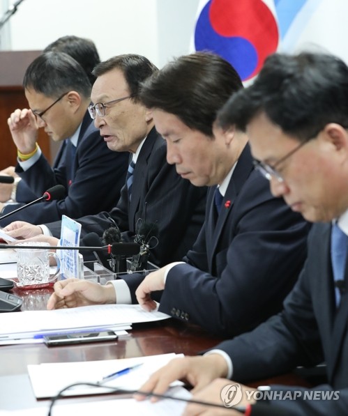 발언하는 민주당 이해찬 대표
